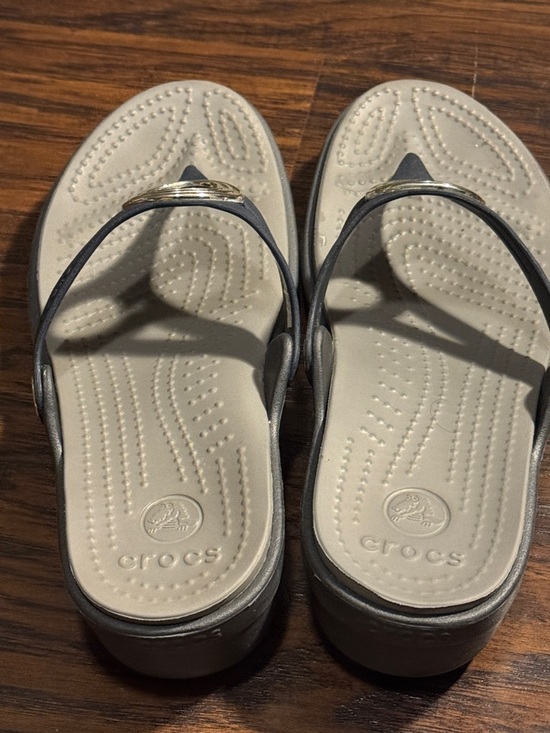 CROCS Black Thong Sandals with Silver Ring Detail - Picture 5 of 8